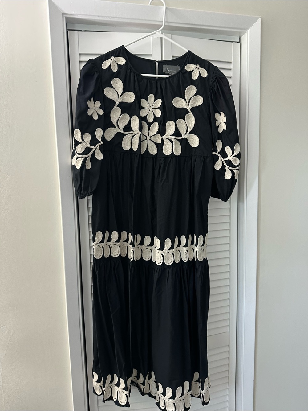 Anthropologie Black Floral Embroidered Women’s Midi Dress